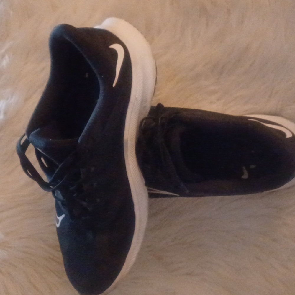 Sneaker - Picture 3 of 3